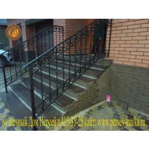 Кованые уличные ограждения на крыльцо 3