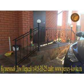 Кованые уличные ограждения на крыльцо 6