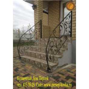 Кованые уличные ограждения на крыльцо 1