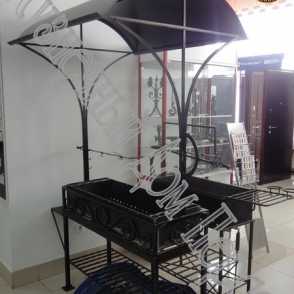 Кованый мангал с крышей 1