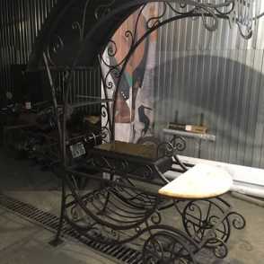 Кованый мангал с крышей 3