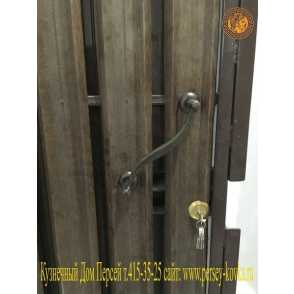 Кованая дверная ручка 6