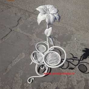 Кованая цветочница 1