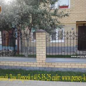 Ковано-кирпичный забор 12