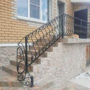 Кованые перила для лестниц на крыльцо 48