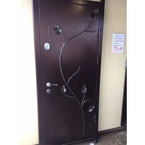 Кованая дверь с элементами ковки 7