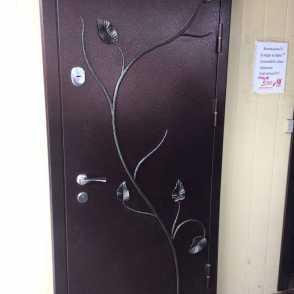 Кованая дверь с элементами ковки 7