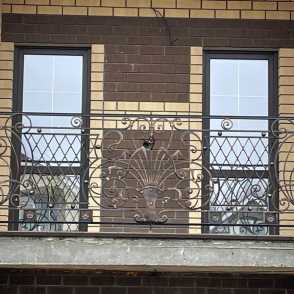Кованое ограждение балкона 16