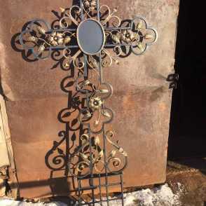 Кованый крест 9