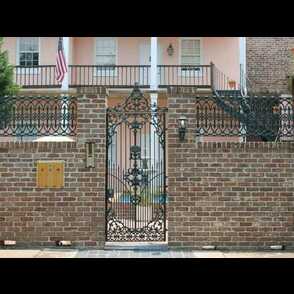 Ковано-кирпичный забор 24