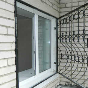 Решетка на окно распашная 27