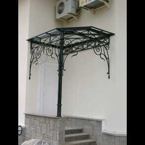 Угловой кованый козырек 62