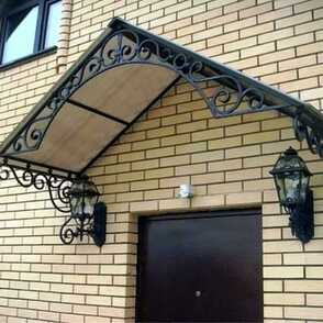 Двухскатный кованый козырек 76