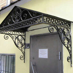 Двухскатный кованый козырек 78