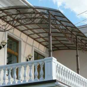 Кованый навес для балкона 23