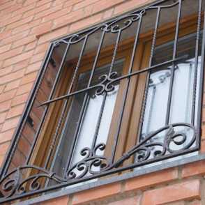 Кованая решетка 04