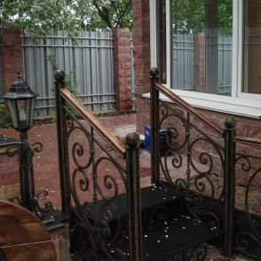Кованые перила для лестниц на крыльцо 27