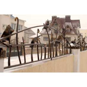 Кованый кирпичный забор 1