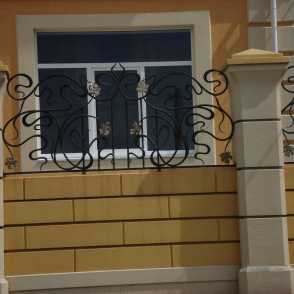 Кованый кирпичный забор 6