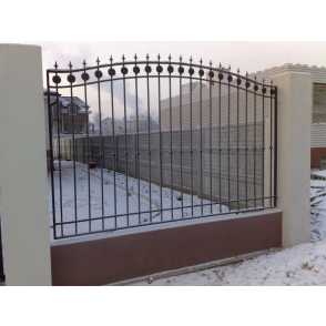 Кованый забор на бетонных столбах 4