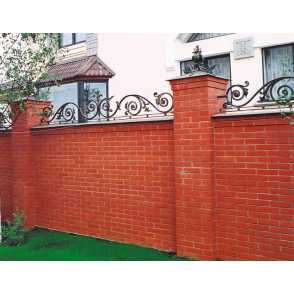 Кованый кирпичный забор 10