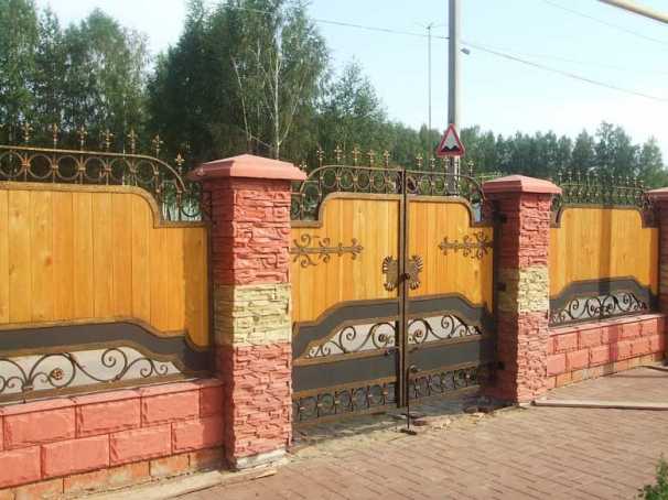 Кованый кирпичный забор 16