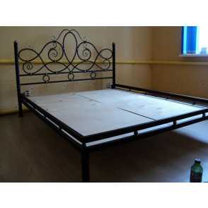 Кованое изголовье кровати 4