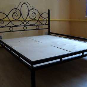 Кованое изголовье кровати 4