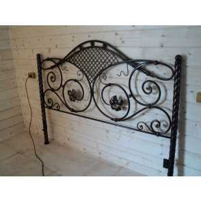 Кованое изголовье кровати 5