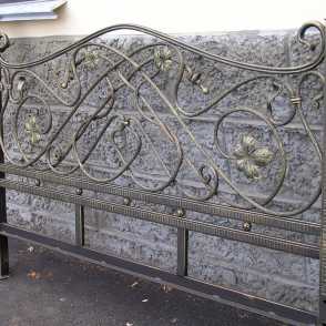 Кованое изголовье кровати 13