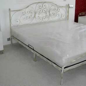 Кованое изголовье кровати 19