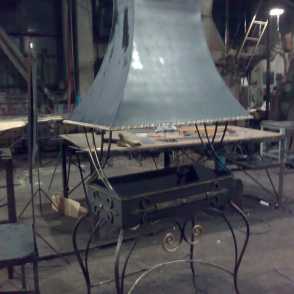 Кованый мангал с крышей 5