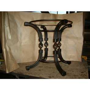 Кованый стол 11