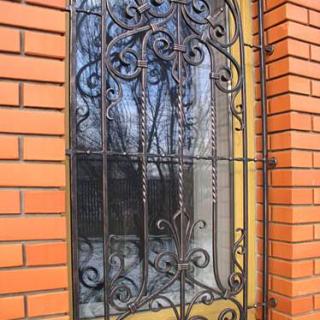 Фото кованых решёток на окна КД Персей