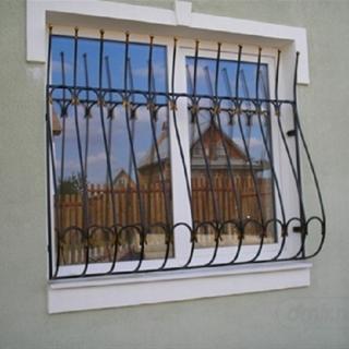 Кованые решетки в Нижнем Новгороде КД Персей