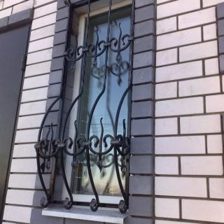 Кованые решетки на узкое окно